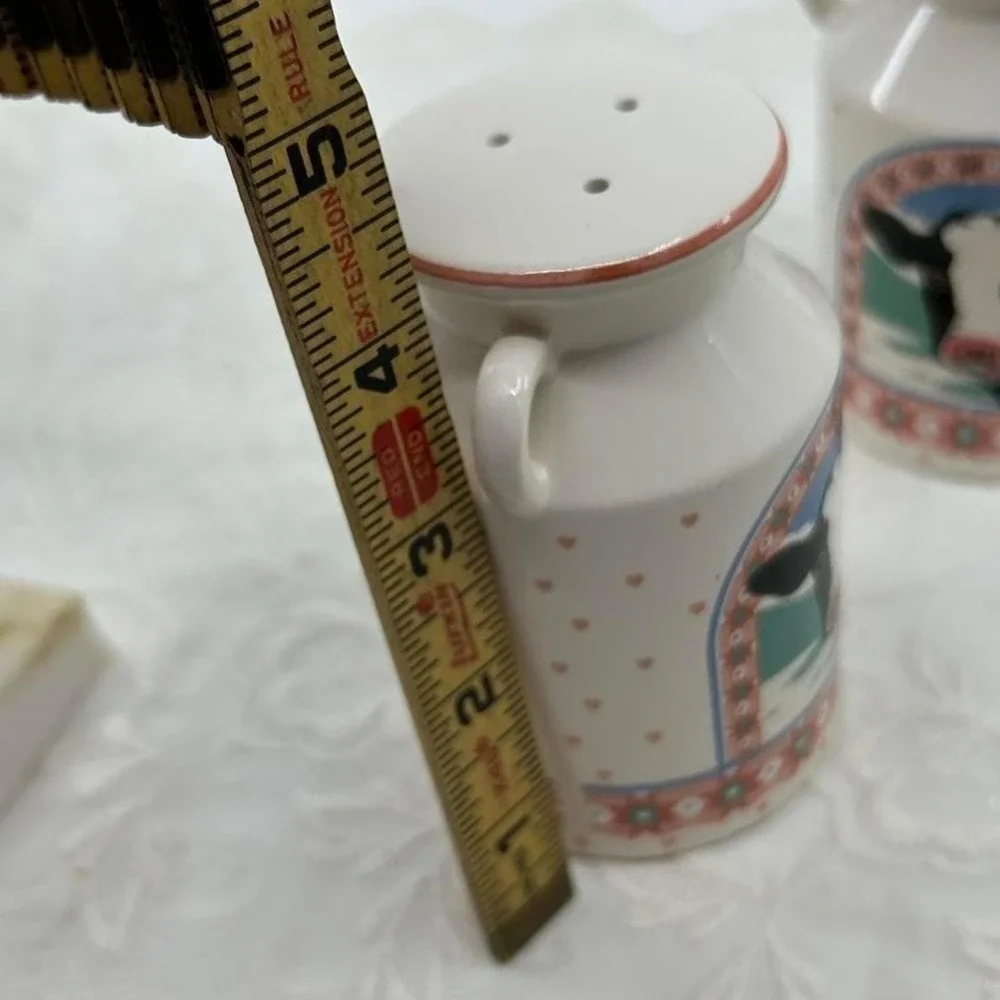 Vintage Japan Cow Shakers Farm Cottage Cow Hearts 80s 90s